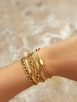 Finaste Satin initial armbandje nude gold plated Online