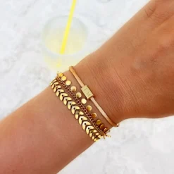 Finaste Satin initial armbandje nude gold plated Online