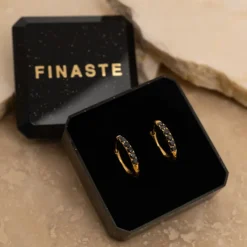 Finaste Shiny oorringetjes black 10 mm goudkleurig Discount