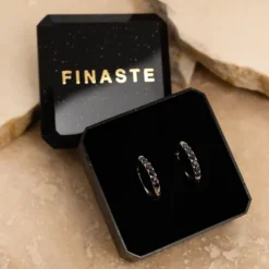 Finaste Shiny oorringetjes black 10 mm Online