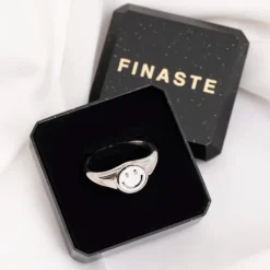 Finaste Smiley Ring Wit Best