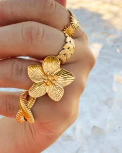 Finaste Statement ring gekruist met streepjes goudkleurig Best