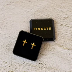 Finaste Stud oorbellen kruisje goud kleurig Online