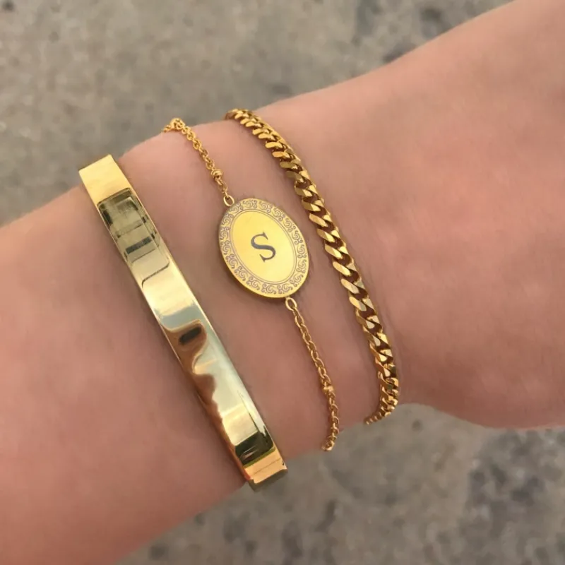 Finaste Subtiel plat schakelarmbandje goud kleurig Clearance