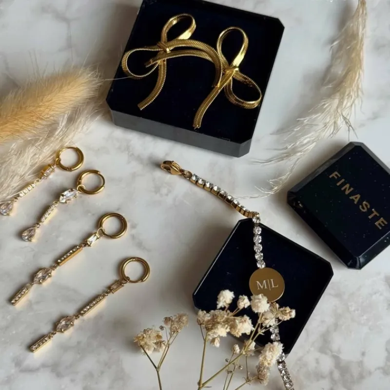 Finaste Trendy bow earrings goudkleurig Clearance