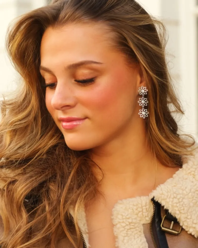 Finaste Triple flower earrings Hot