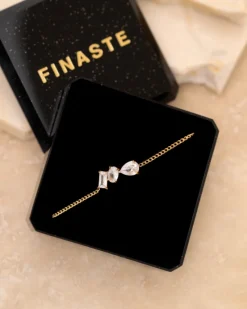 Finaste Triple gem necklace goldplated Online