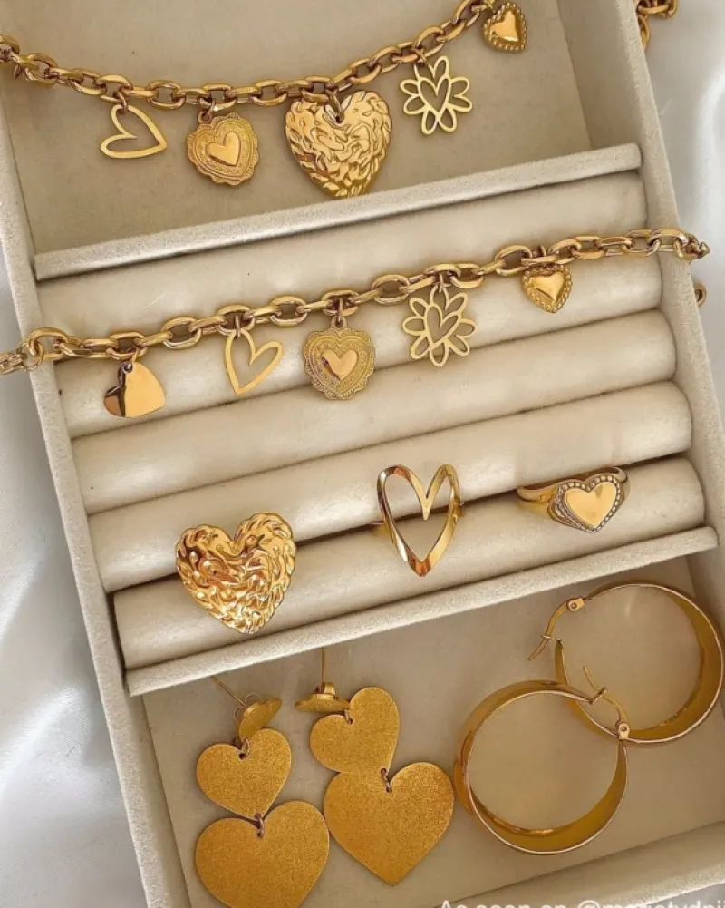Finaste Triple heart earrings goldplated Discount