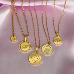 Finaste Twee Initialen ketting goud kleurig New
