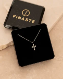 Finaste Vintage cross necklace Outlet