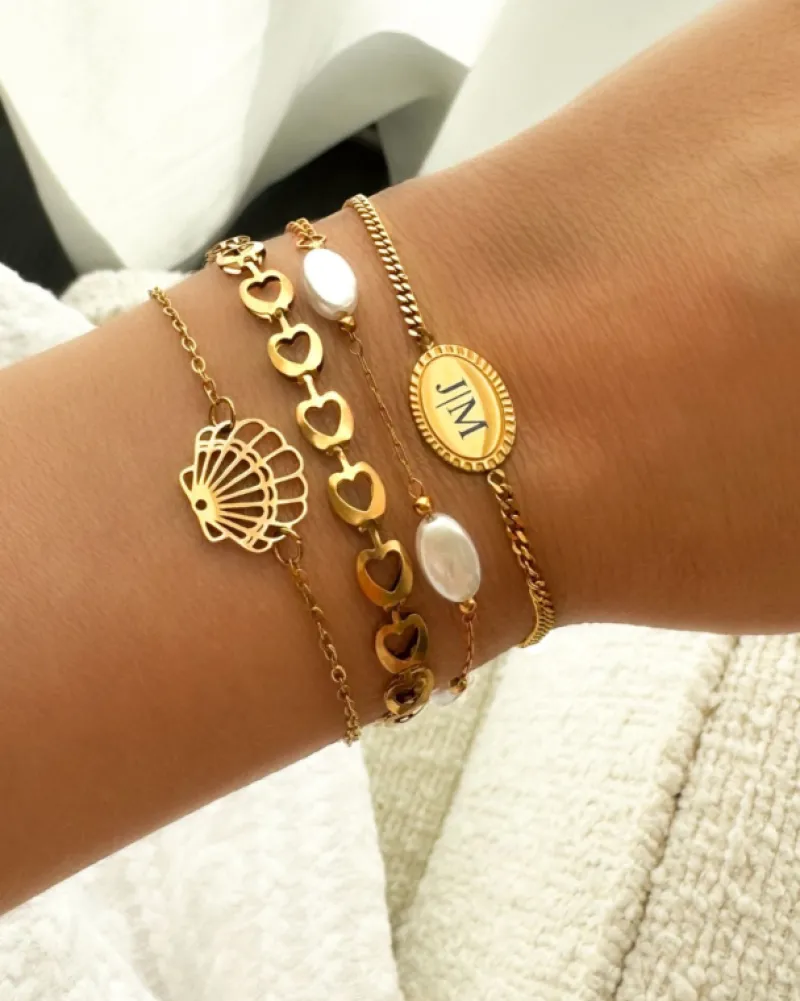 Finaste Vintage initial bracelet goldplated Hot