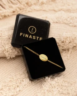 Finaste Vintage initial bracelet goldplated Hot