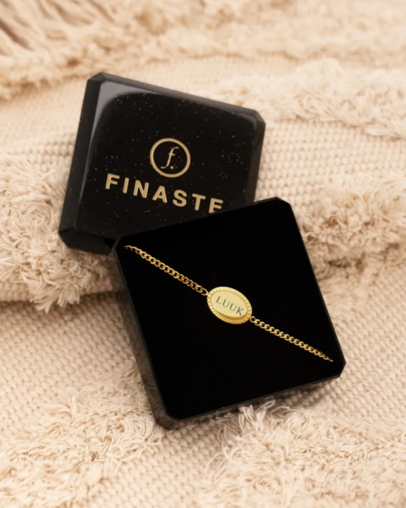 Finaste Vintage initial bracelet goldplated Hot