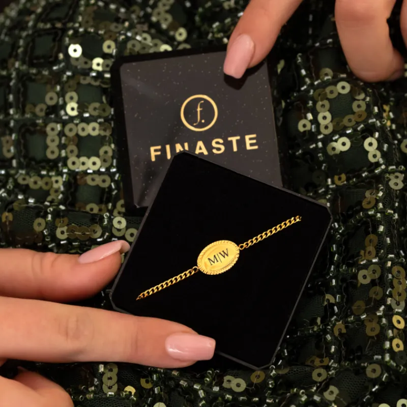Finaste Vintage initial bracelet goldplated Hot