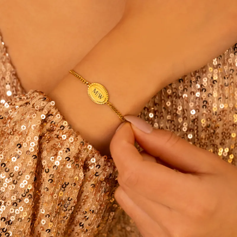 Finaste Vintage initial bracelet goldplated Hot