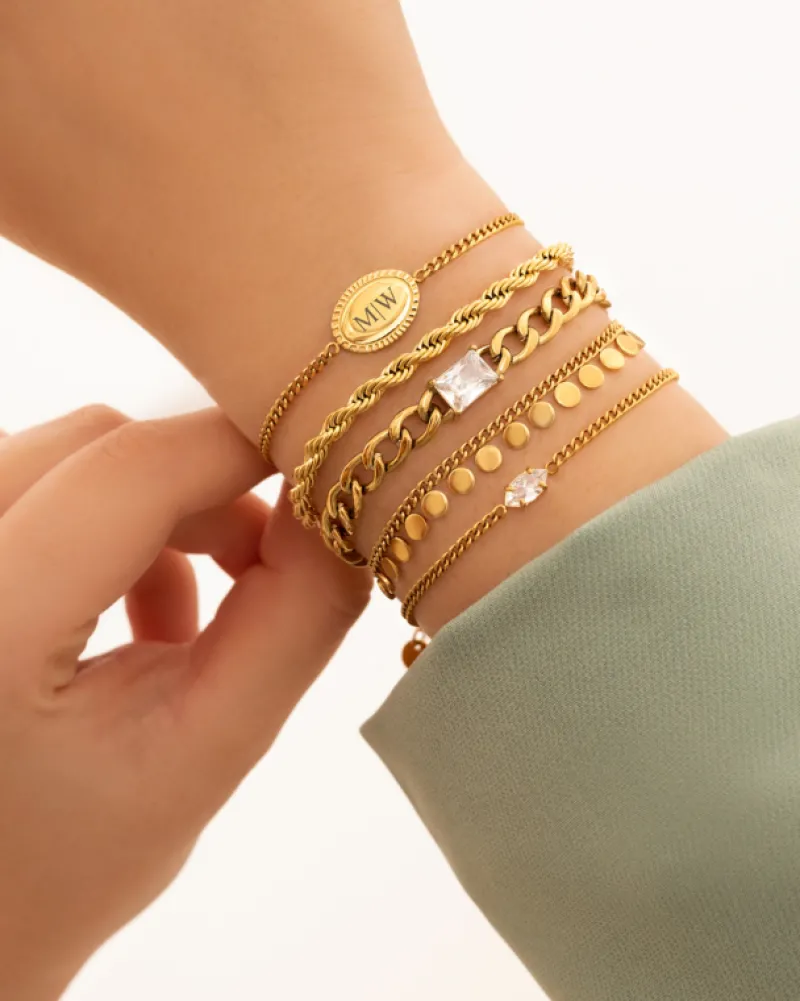 Finaste Vintage initial bracelet goldplated Hot