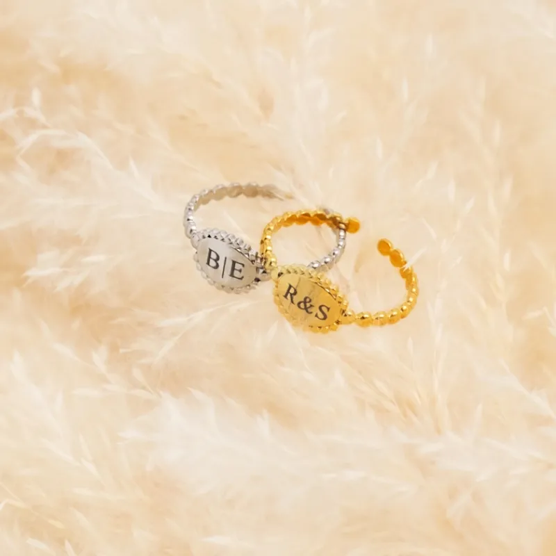 Finaste Vintage Initial Ring Goudkleurig New