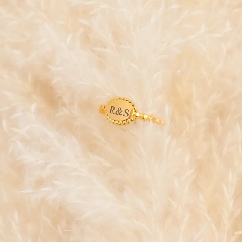 Finaste Vintage Initial Ring Goudkleurig New