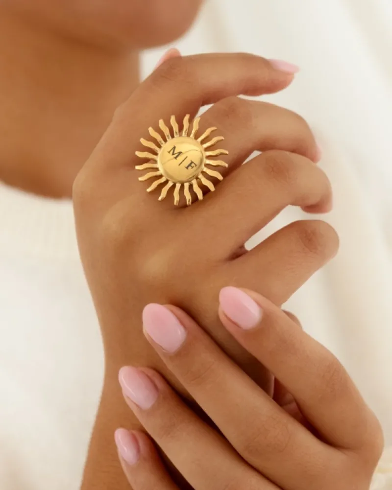Finaste Zon ring initials goudkleurig Best