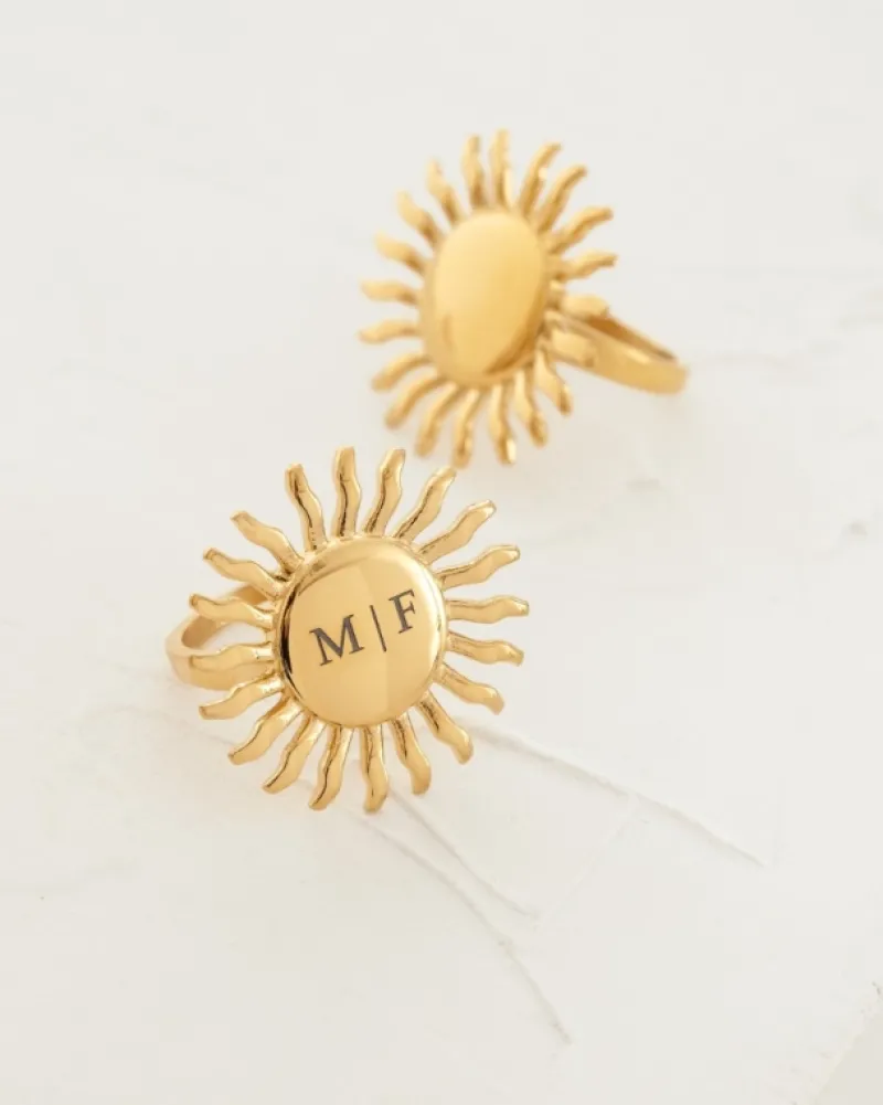 Finaste Zon ring initials goudkleurig Best